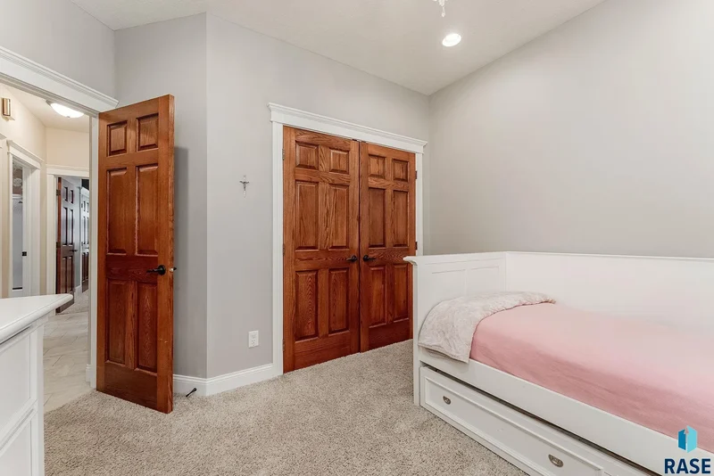 7517 W 15th St, Sioux Falls, SD 57106, Sioux Falls, South Dakota, United States. - Photo 25