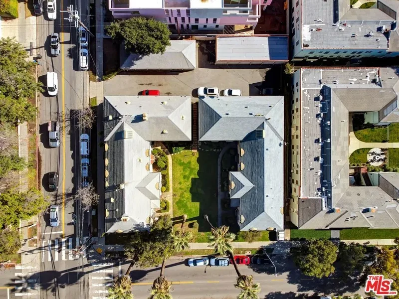 1852 -62 N Edgemont Street, Los Angeles, California, United States. - Photo 8