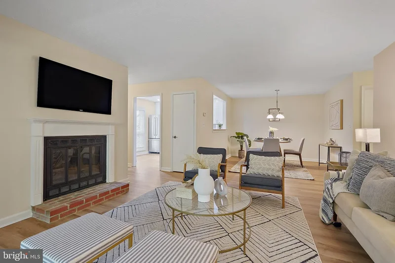 7772 Willow Point Drive Unit# 7772, Falls Church, VA 22042, West Falls Church, Virginia, United States. - Photo 7