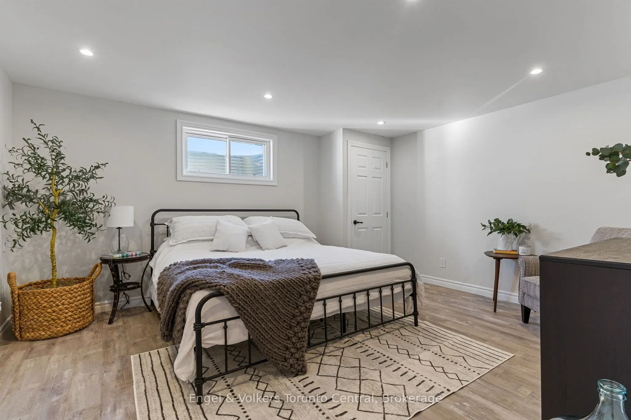 242 SOMERS Street, Owen Sound, Ontario, Canada. - Photo 34