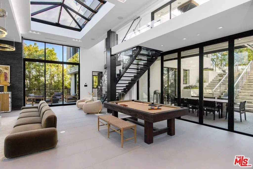 1317 Londonderry Place, Los Angeles, California, United States. - Photo 31