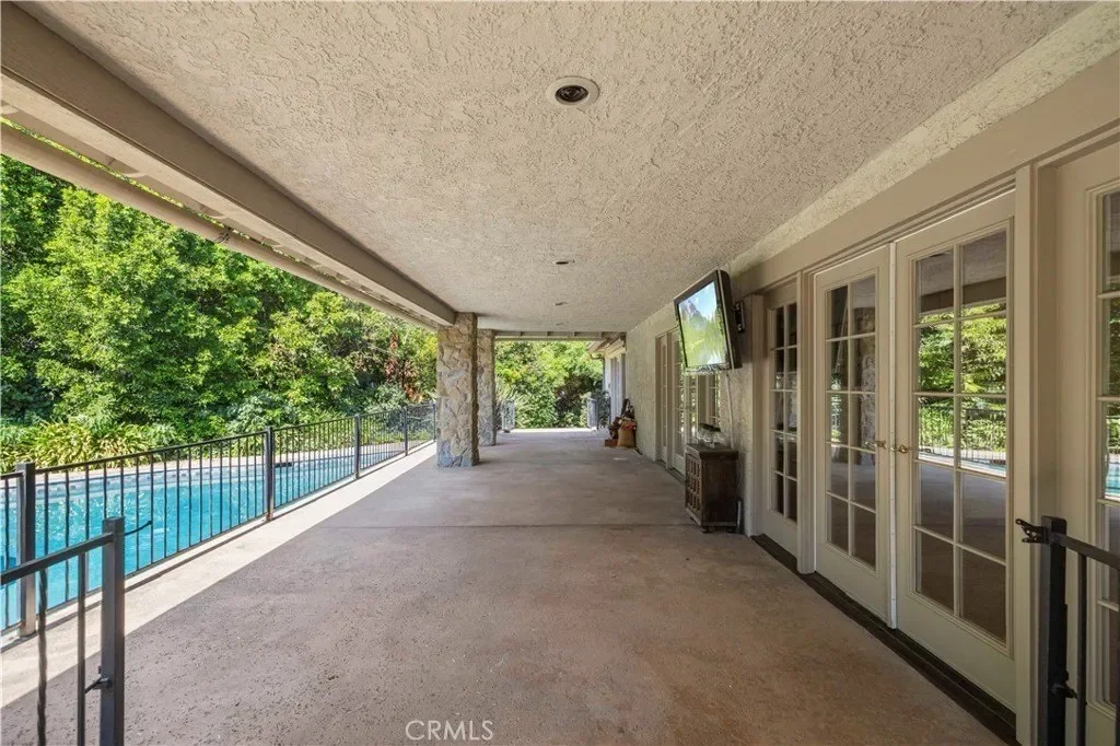 5200 Collier Place, Woodland Hills, CA, 91364, USA, Los Angeles, California, United States. - Photo 15