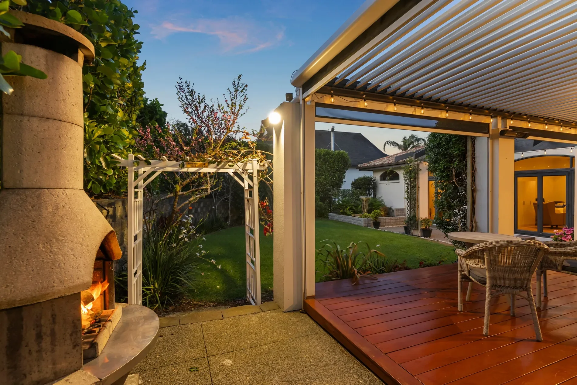 Exterior photo 10