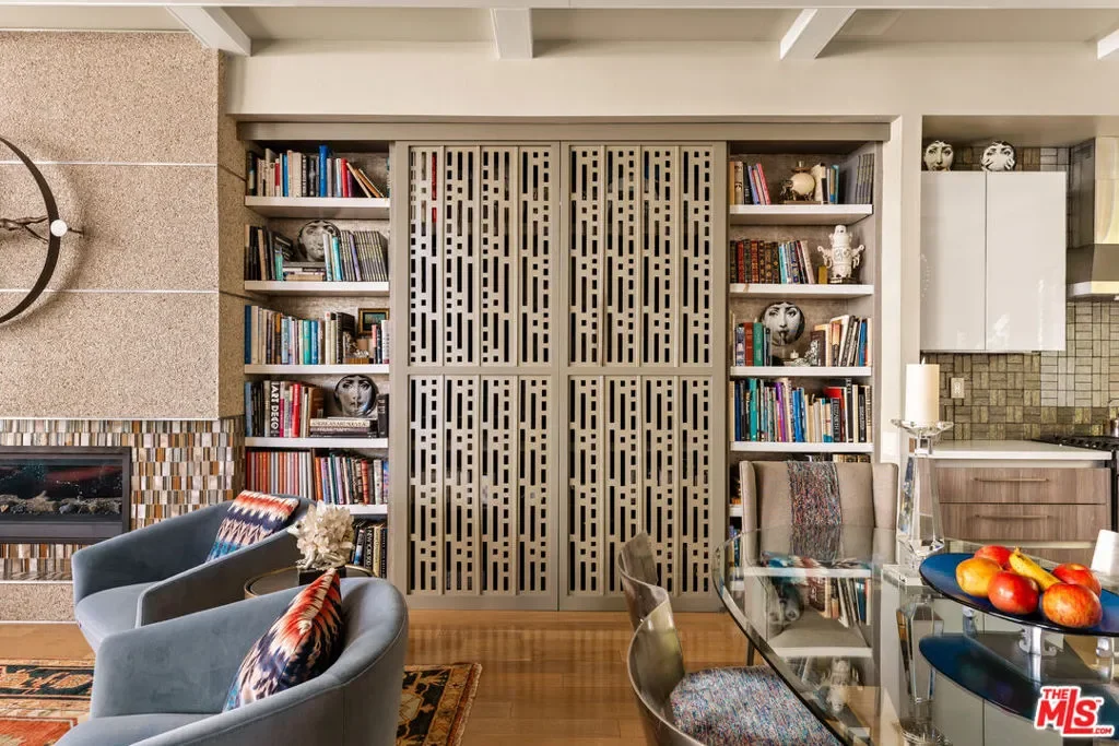 6732 W HEPBURN Way, Los Angeles, California, United States. - Photo 17
