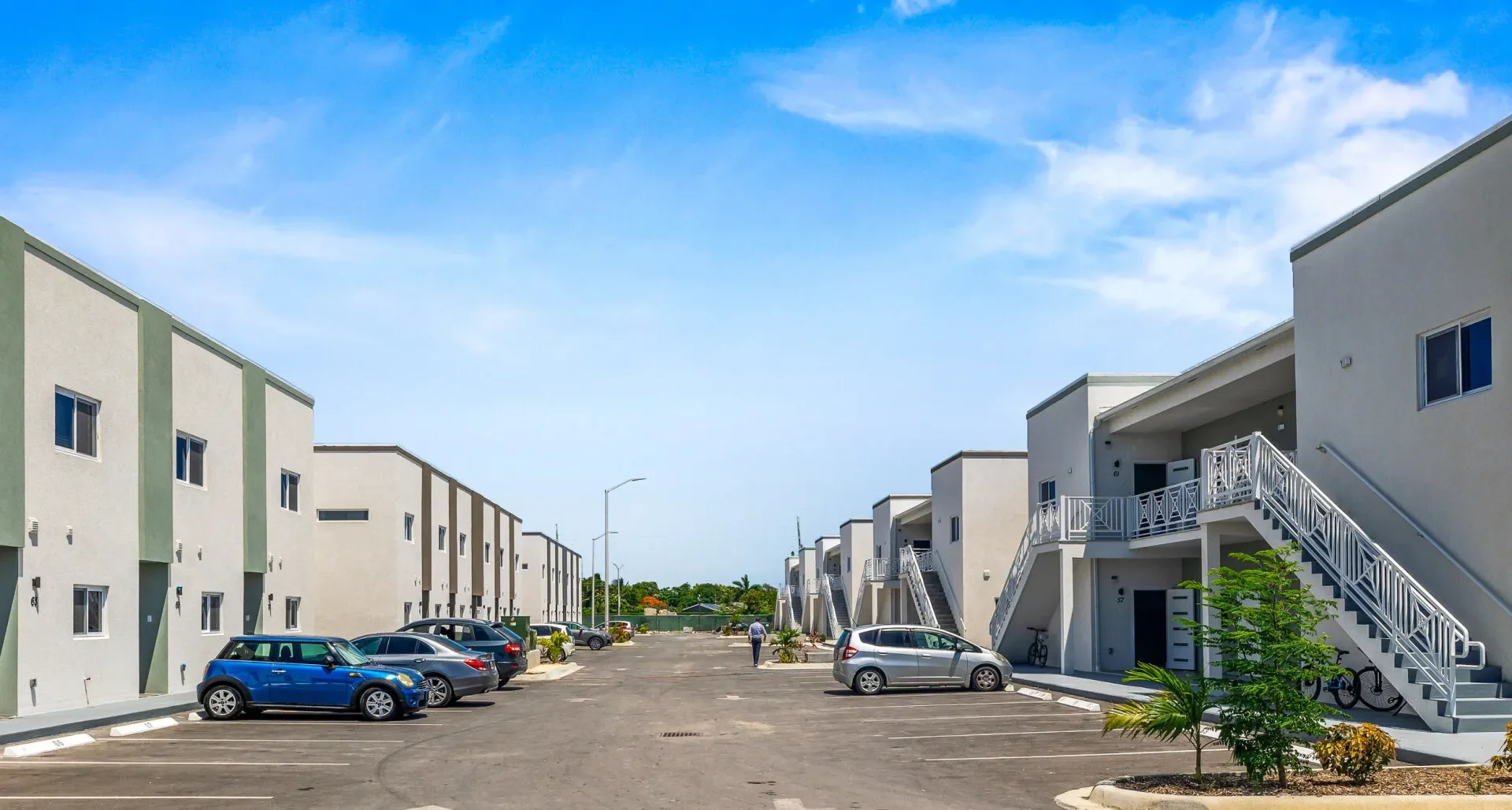 Exterior photo 4