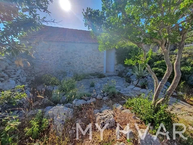 Exterior photo 9