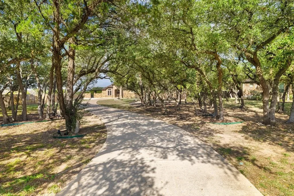 321 Sarahs LN, Liberty Hill, Texas, United States. - Photo 4
