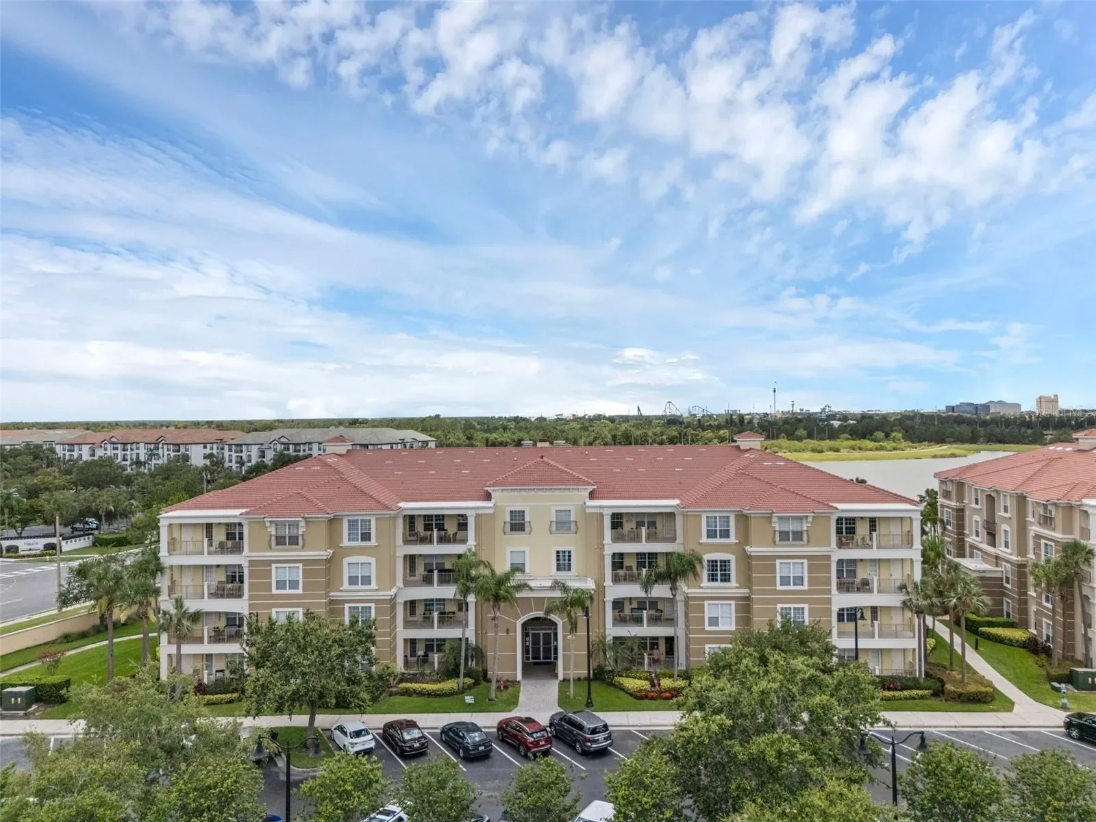 Exterior photo 4