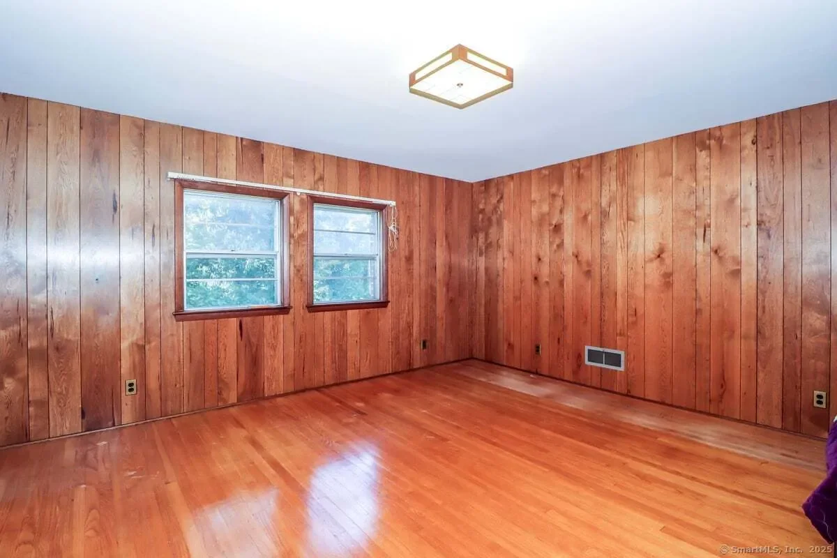 32 Locust Road, Greenwich, Connecticut, United States. - Photo 14