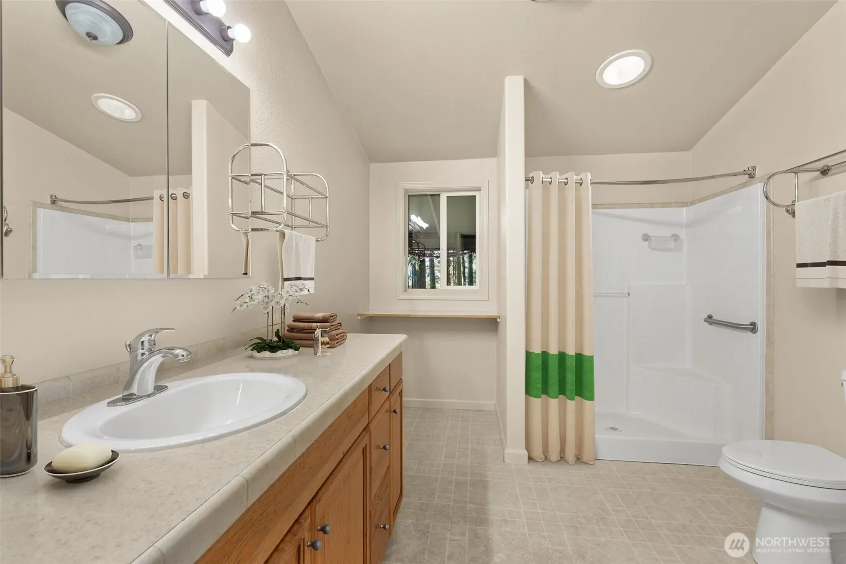 1895 North Fork Road, Chehalis, WA 98532, Chehalis, Washington, United States. - Hero Image