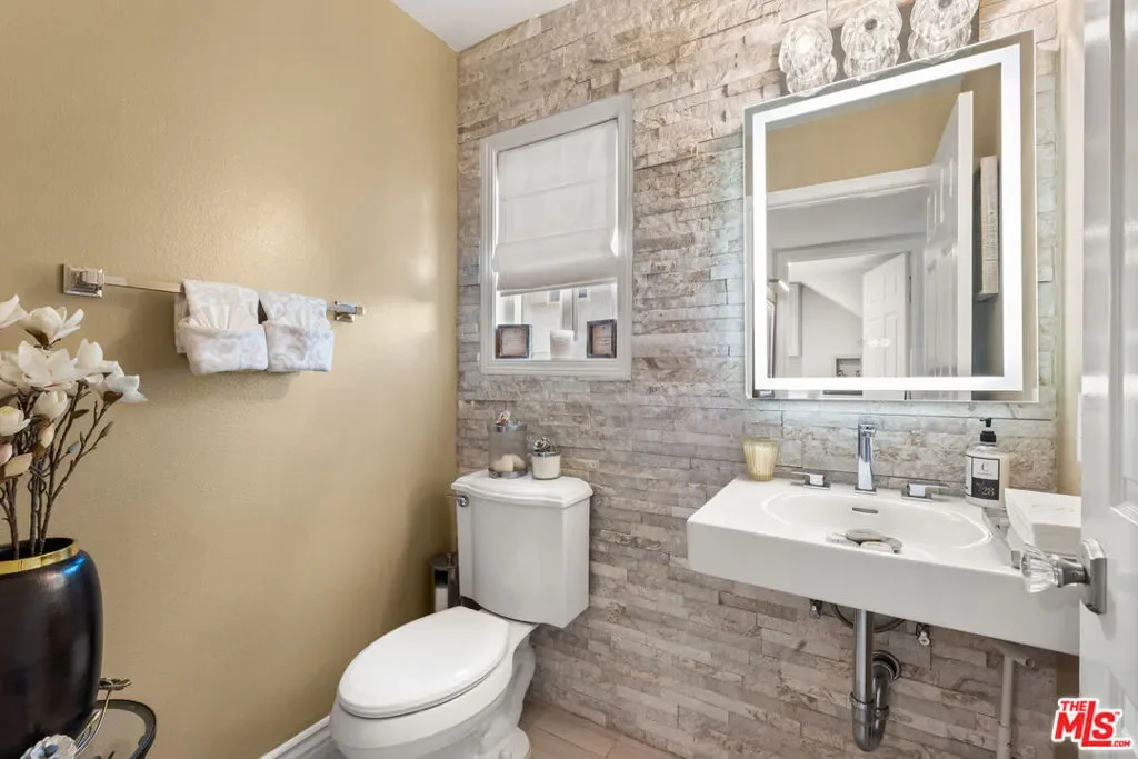 7282 Woodvale Court, Bell Canyon, California, United States. - Photo 7