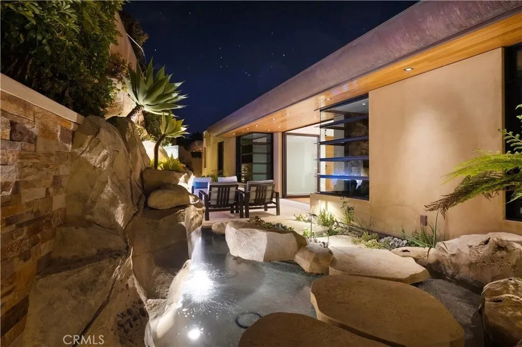 2526 Riviera Drive, Laguna Beach, California, United States. - Photo 32
