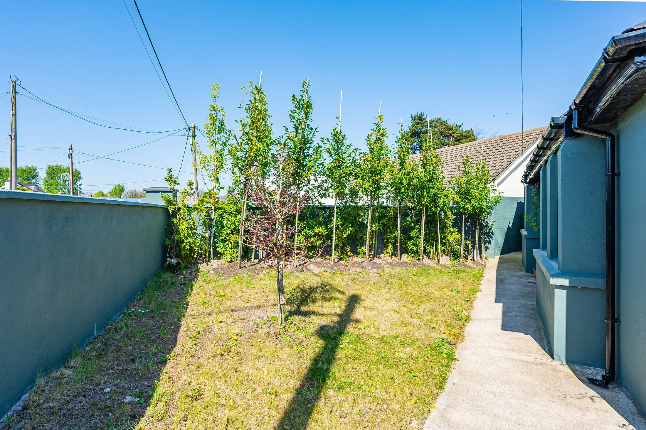 Exterior photo 6