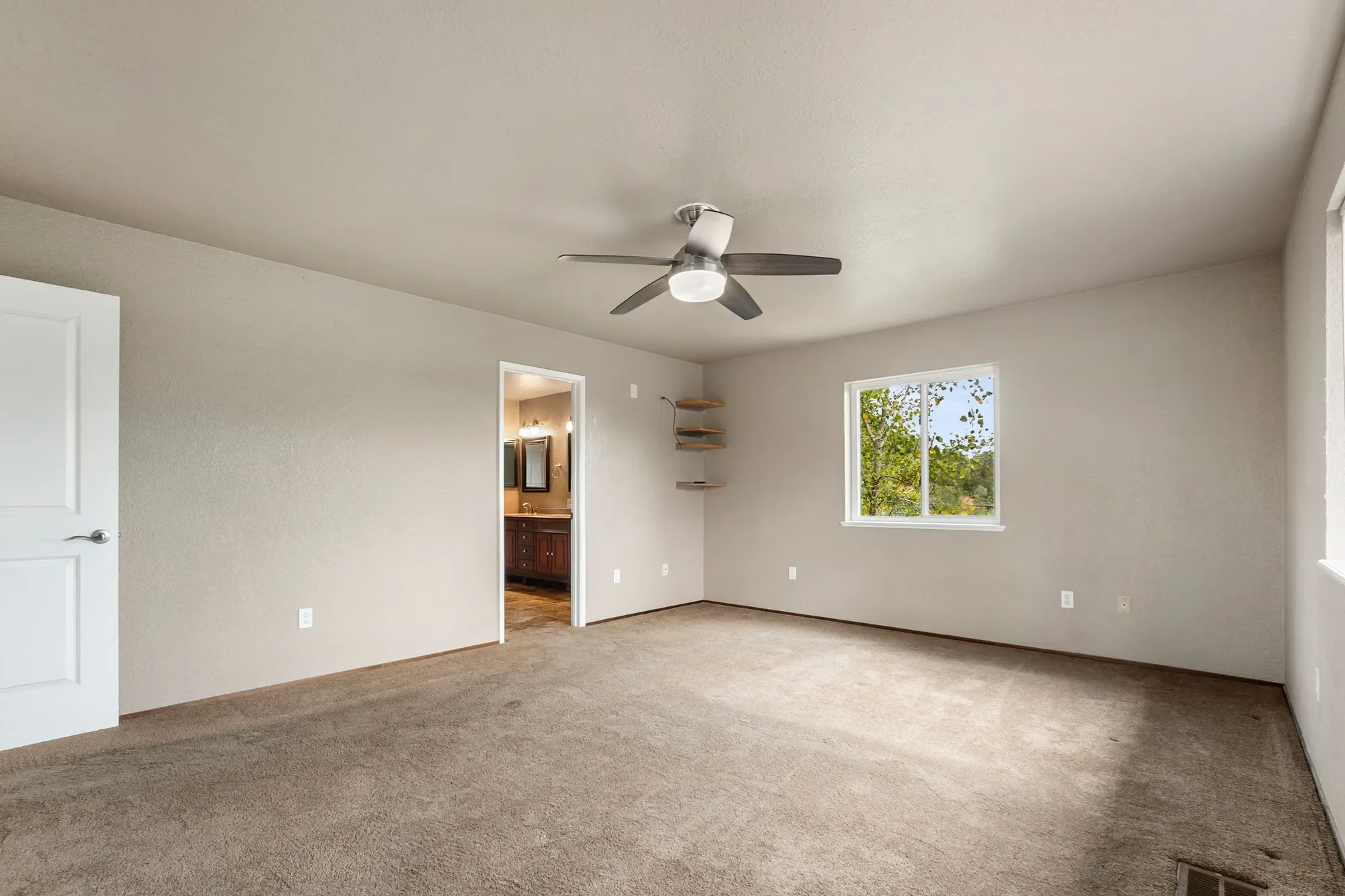6 Blackwood Court , Napa, CA 94558, Napa, California, United States. - Photo 32