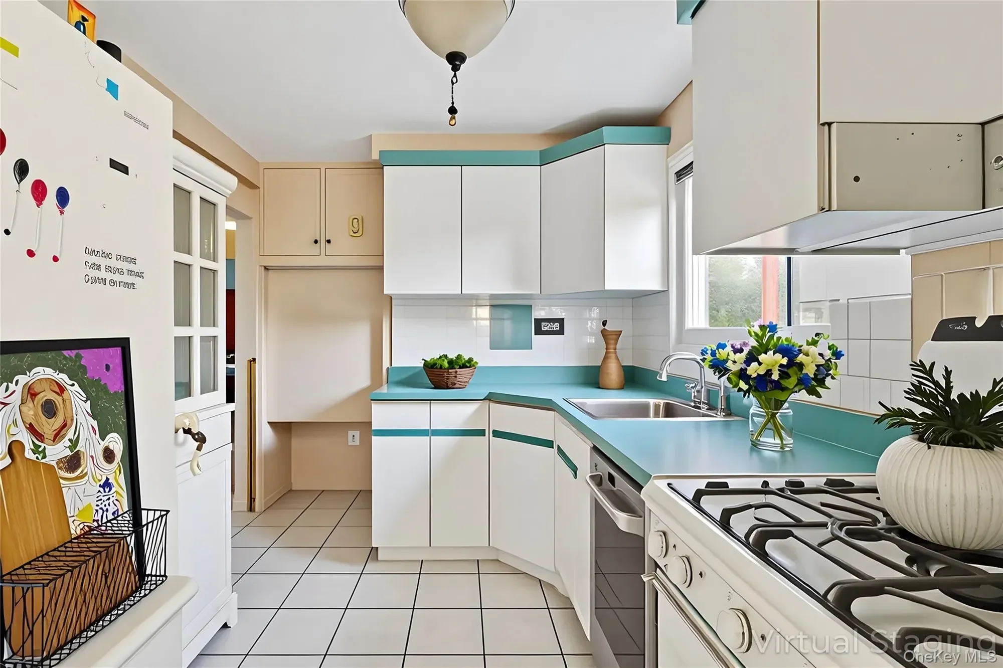 738 Old Town Road, Port Jefferson Station, New York, United States. - Photo 7
