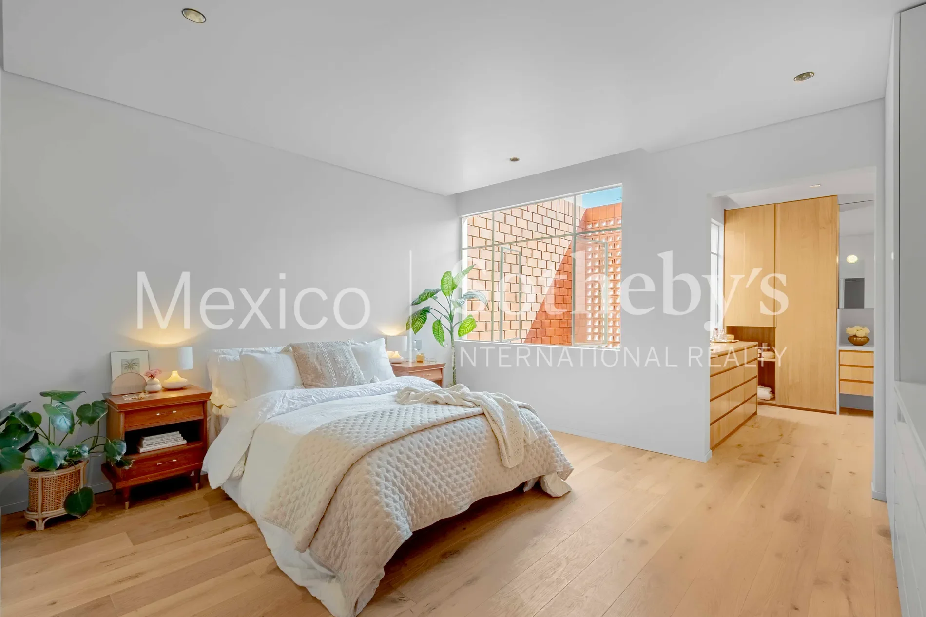 Gallery photo 4