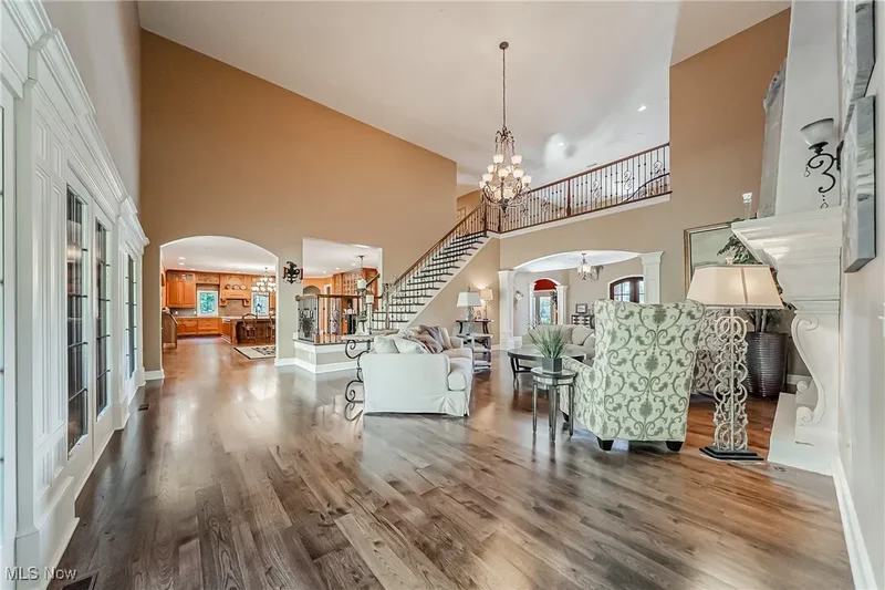 215 Brighton Lane, Peninsula, OH 44264, Boston Heights, Ohio, United States. - Photo 14