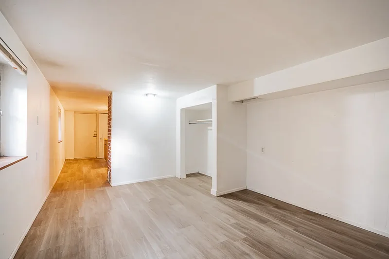 869 W 60th Avenue, Vancouver, British Columbia, Canada. - Photo 9