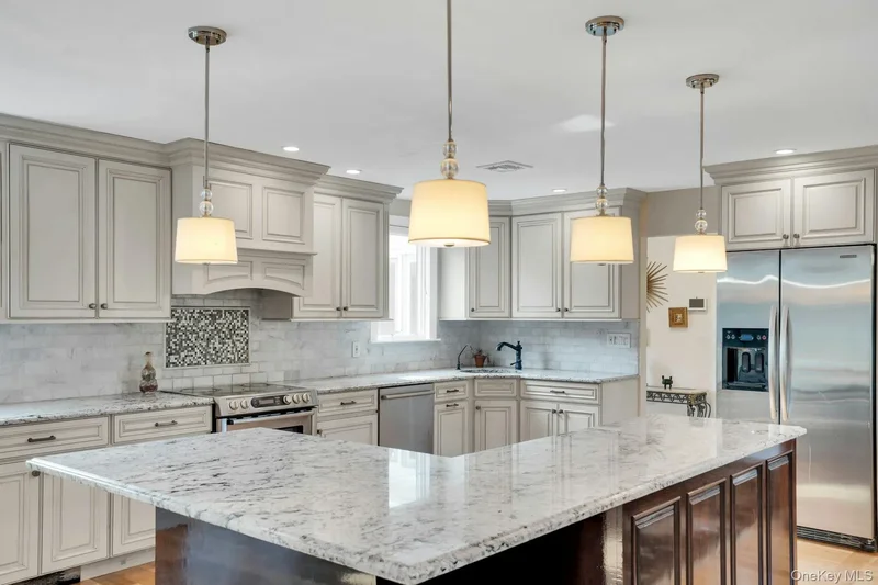 1 Regency Lane, Huntington Station, New York, United States. - Photo 9