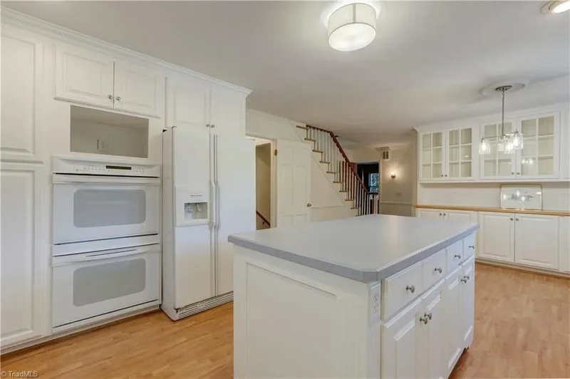 42 Kemp Road E, Greensboro, North Carolina, United States. - Photo 45