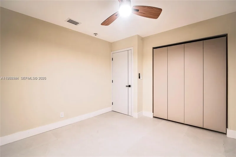 5561 NE 28th Ave, Fort Lauderdale, Florida, United States. - Photo 28
