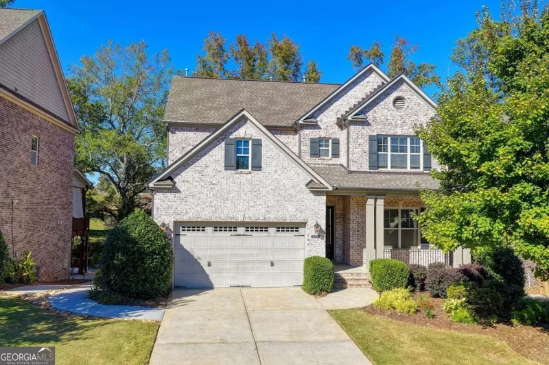 Single Family Residence in Cumming