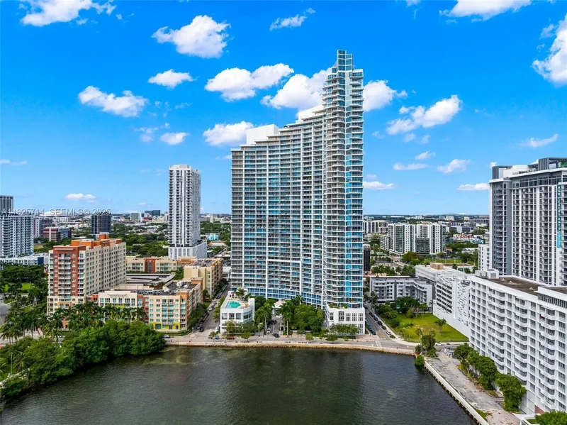2020 N Bayshore Dr 810, Miami, Florida, United States. - Photo 42