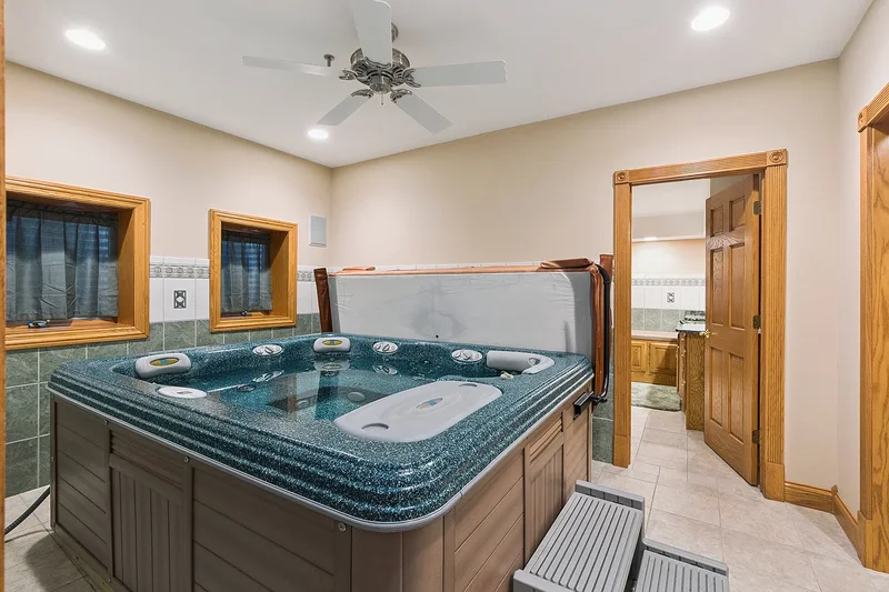 12444 Lake View Drive, Orland Park, IL 60467, Orland Park, Illinois, United States. - Photo 36