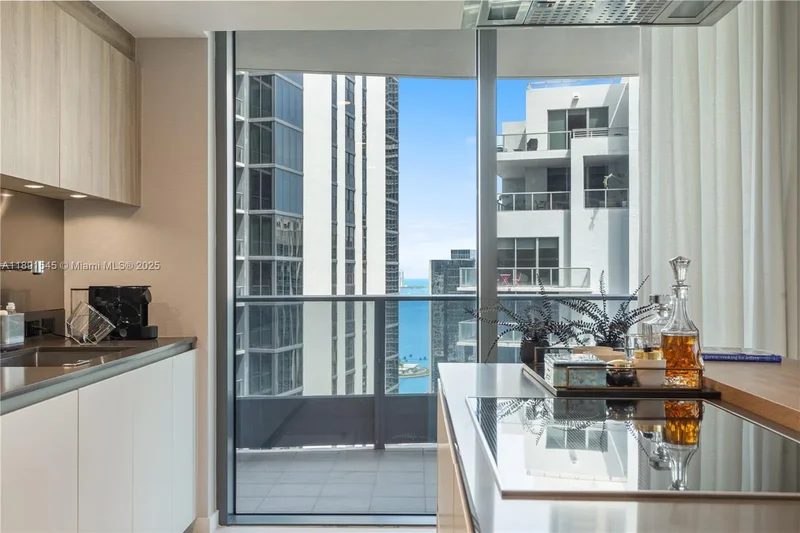 1000 Brickell Plz 3401, Miami, Florida, United States. - Photo 49