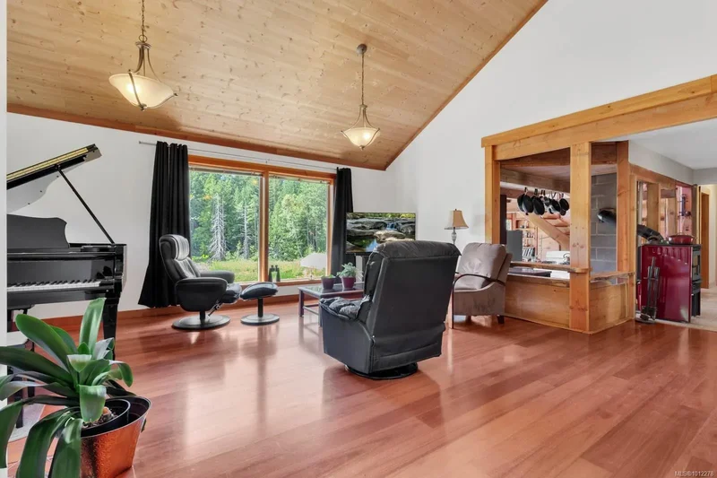2 Welch Rd, Lasqueti Island, British Columbia, Canada. - Photo 4