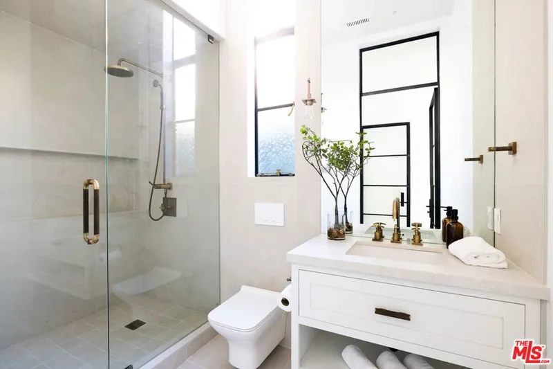 745 Sunset Avenue, Los Angeles, California, United States. - Photo 22
