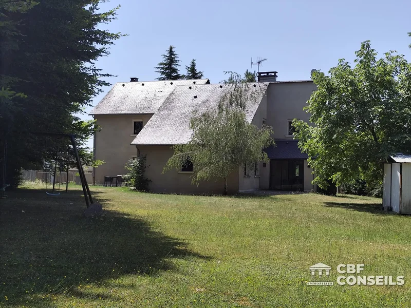 Mauriac, Mauriac, Mauriac, Auvergne-Rhône-Alpes, France. - Photo 10