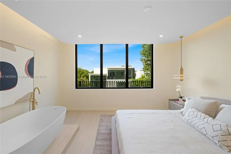 2053 N Bay Rd, Miami Beach, Florida, United States. - Photo 77