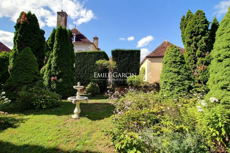 For sale - Saint Sauveur en Puisaye - Burgundy - Charming 18th-century house - Outbuilding - Garden
