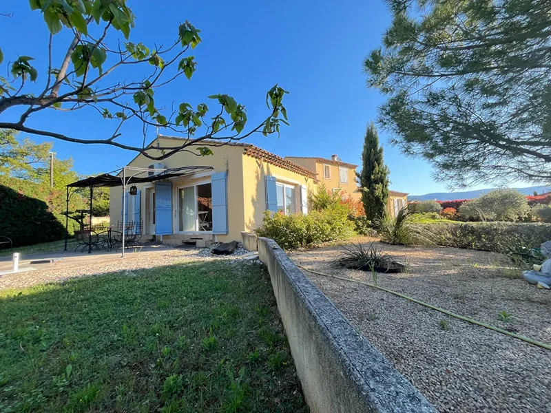 Saint-Saturnin-lès-Apt, Provence-Alpes-Côte d'Azur, France. - Photo 6