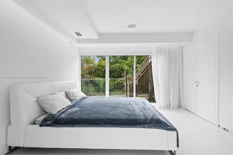 480 Ocean Blvd, Golden Beach, Florida, United States. - Photo 51