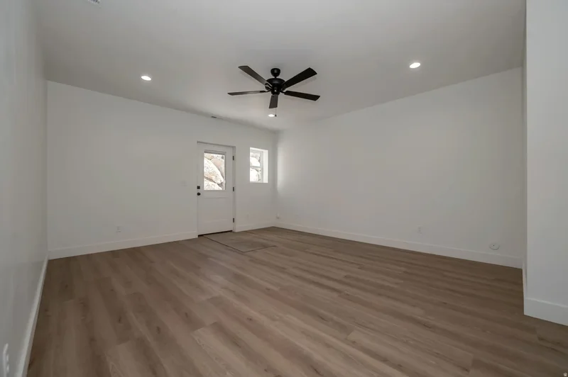 2563 E 2250 N, Layton, Utah, United States. - Photo 23