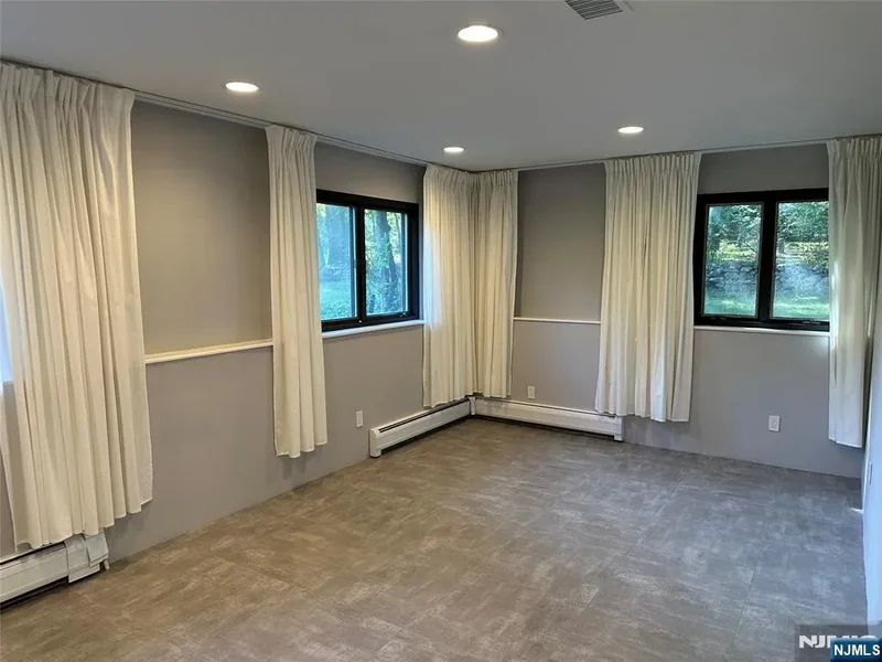 26 Daniel Court, Woodcliff Lake, NJ 07677, Woodcliff Lake, New Jersey, United States. - Photo 26