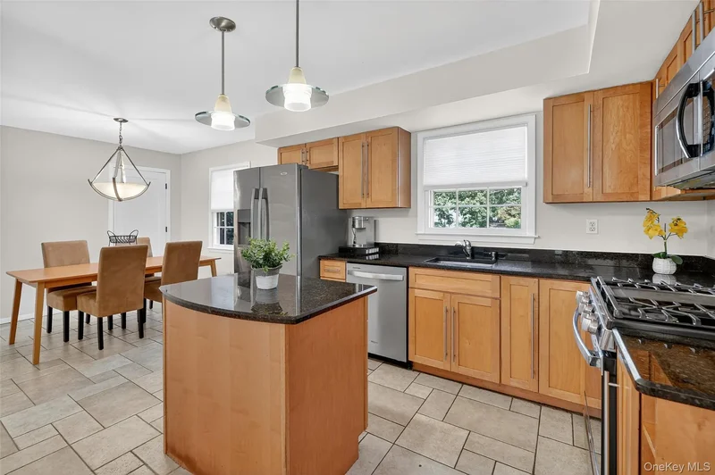 37 Continental Drive, West Nyack, NY 10994, West Nyack, New York, United States. - Photo 23