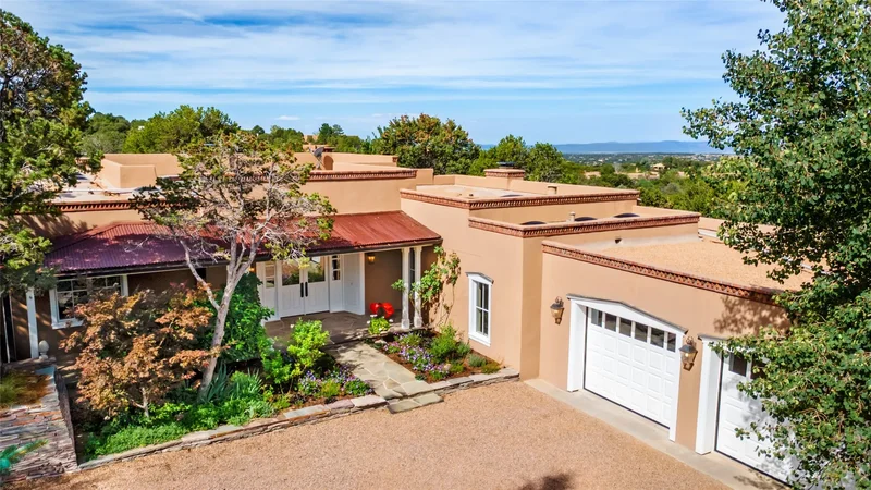 1057 Sierra Del Norte, Santa Fe, NM 87501, Santa Fe, New Mexico, United States. - Photo 32