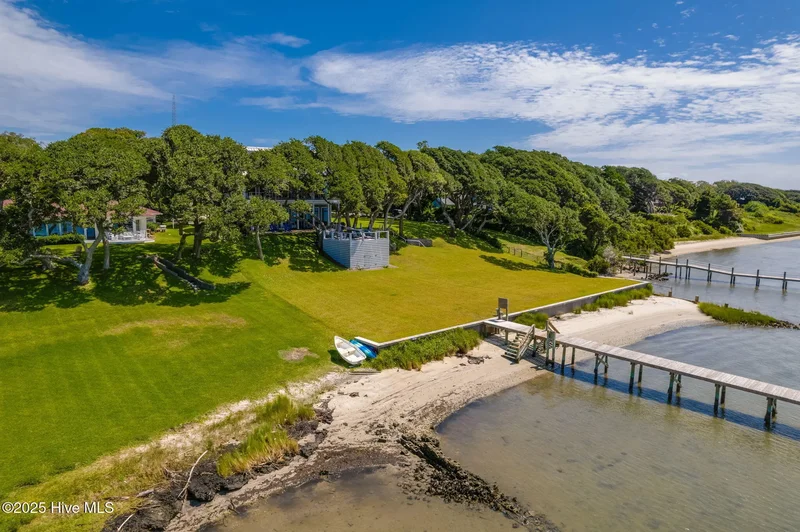 4101/4103 Sound Drive, Morehead City, NC 28557, Morehead City, North Carolina, United States. - Photo 8
