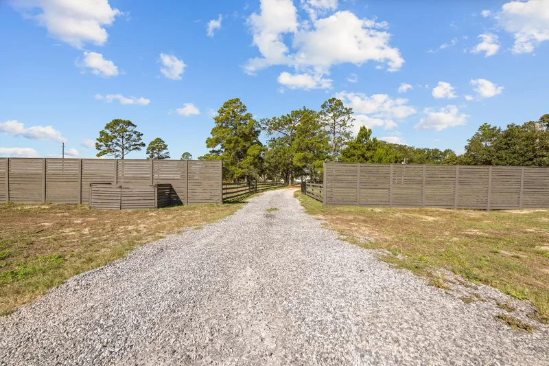 13796 FL-81, Ponce De Leon, FL 32455, Bruce, Florida, United States. - Photo 9