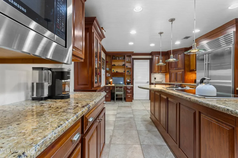 1099 Campbell Drive, Biloxi, MS 39532, Biloxi, Mississippi, United States. - Photo 17