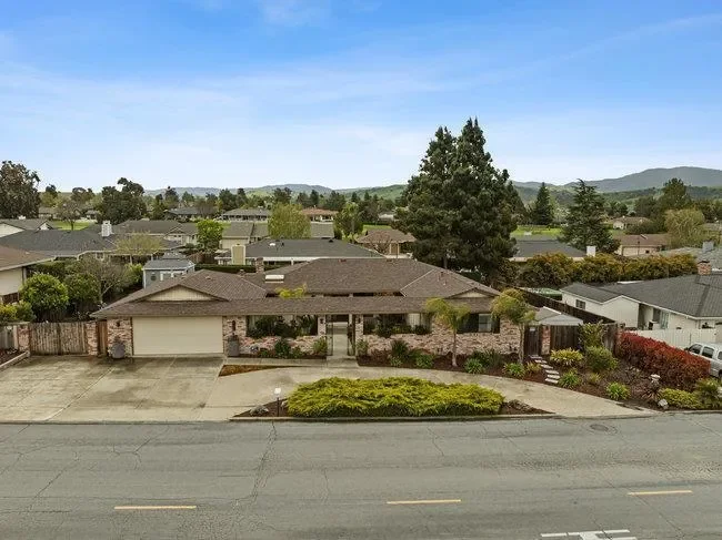 725 Ridgemark Drive, Hollister, CA 95023, Hollister, California, United States. - Photo 2