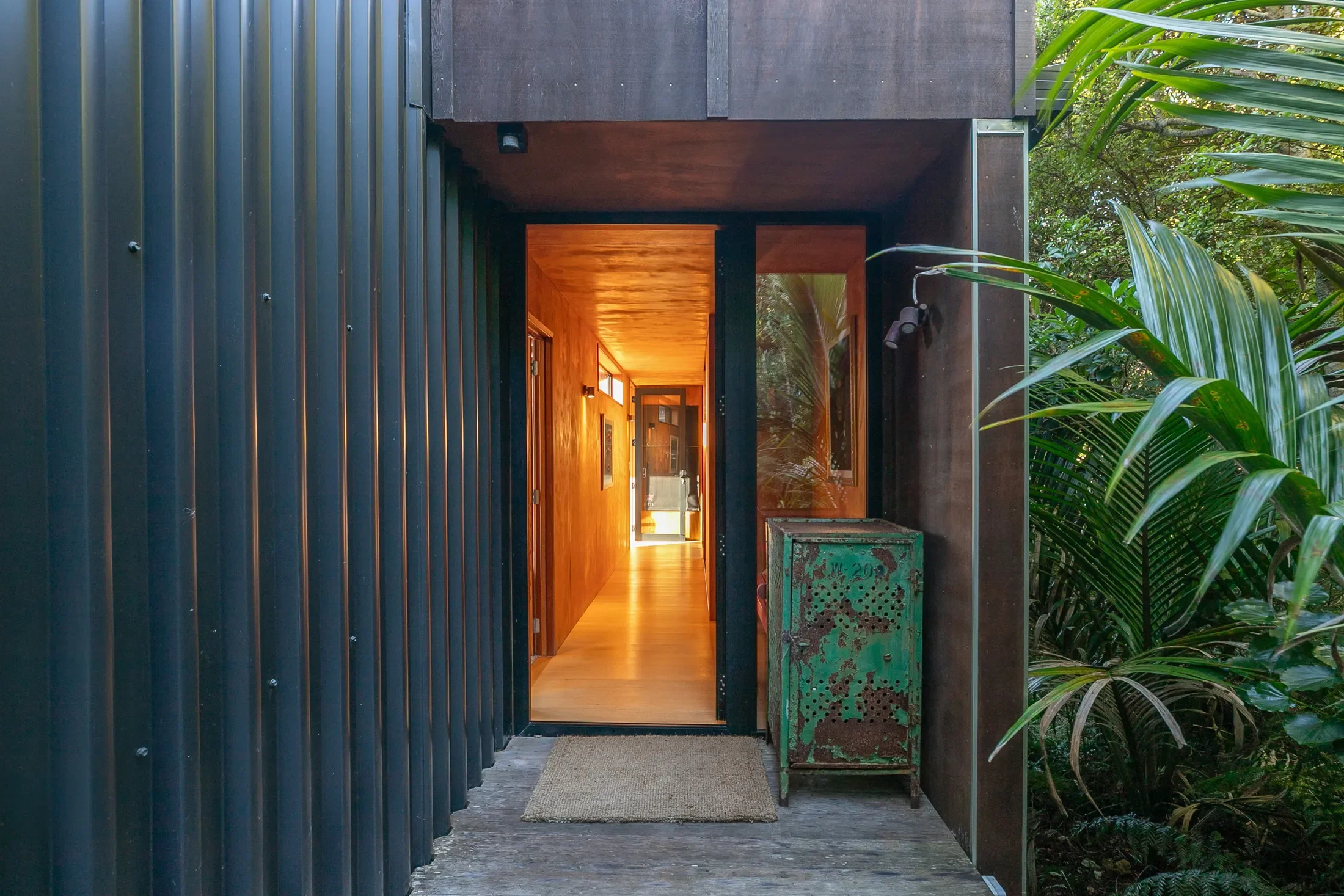 Exterior photo 3