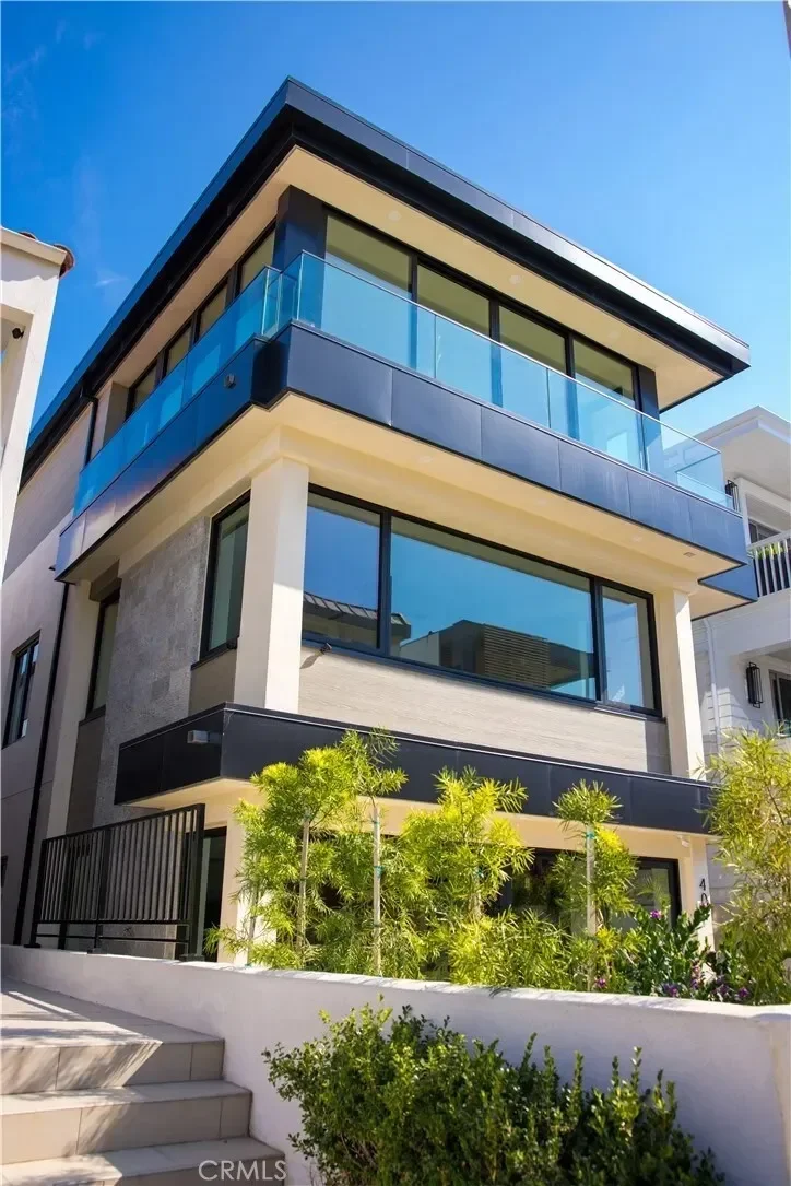 404 16th Street, Manhattan Beach, California, United States. - Photo 47