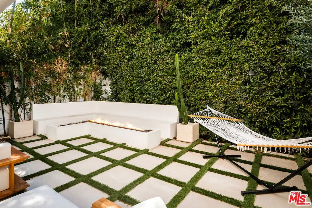 839 N Genesee Avenue, Los Angeles, California, United States. - Photo 22