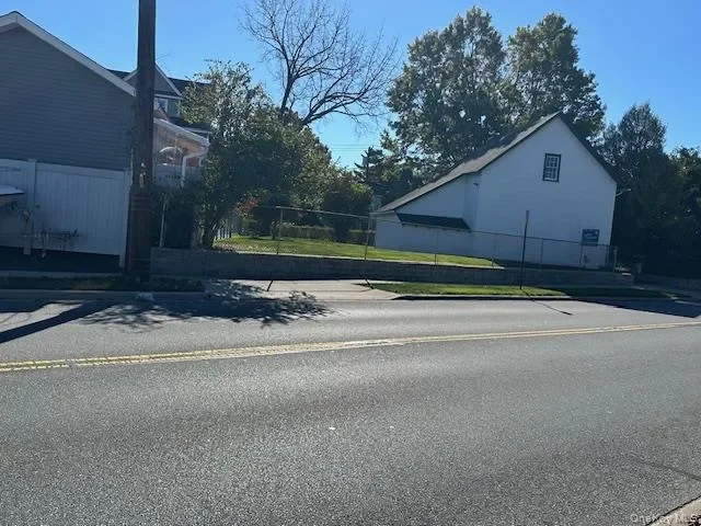215 Conklin Street, Farmingdale, NY 11735, West Babylon, New York, United States. - Photo 13