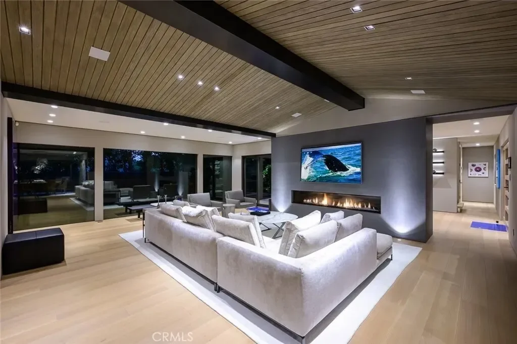 8808 Thrasher Avenue, Los Angeles, California, United States. - Photo 5