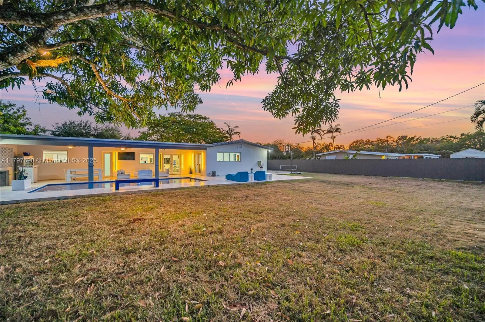 8501 SW 142nd St, Coral Gables, Florida, United States. - Photo 8